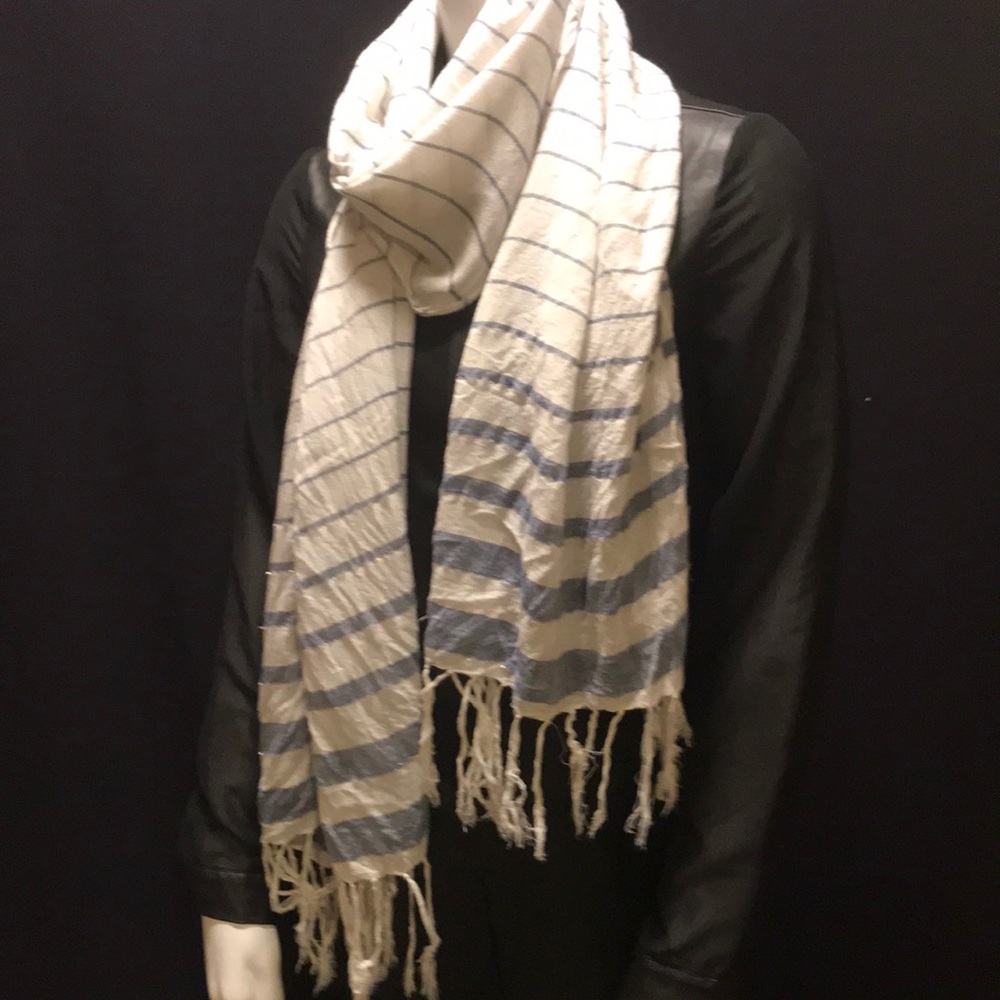 American Eagle fringed scarf